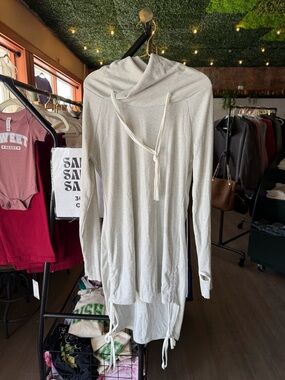 MISSLOOK Ivory Lightweight Hooded Tunic with Drawstring Details A083